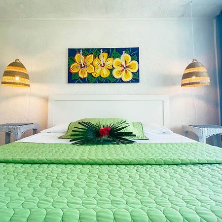 Bailey Town  Greenwood Beach Resort מראה חיצוני תמונה