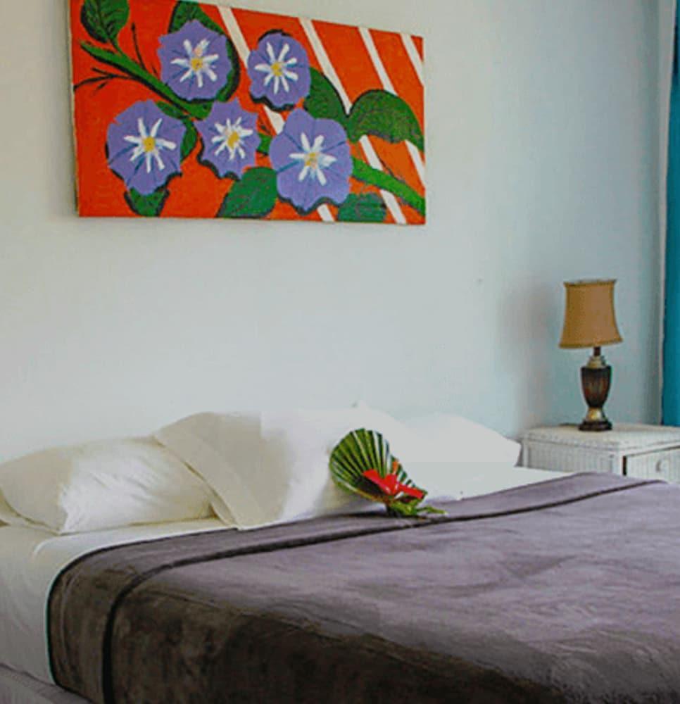 Bailey Town  Greenwood Beach Resort מראה חיצוני תמונה