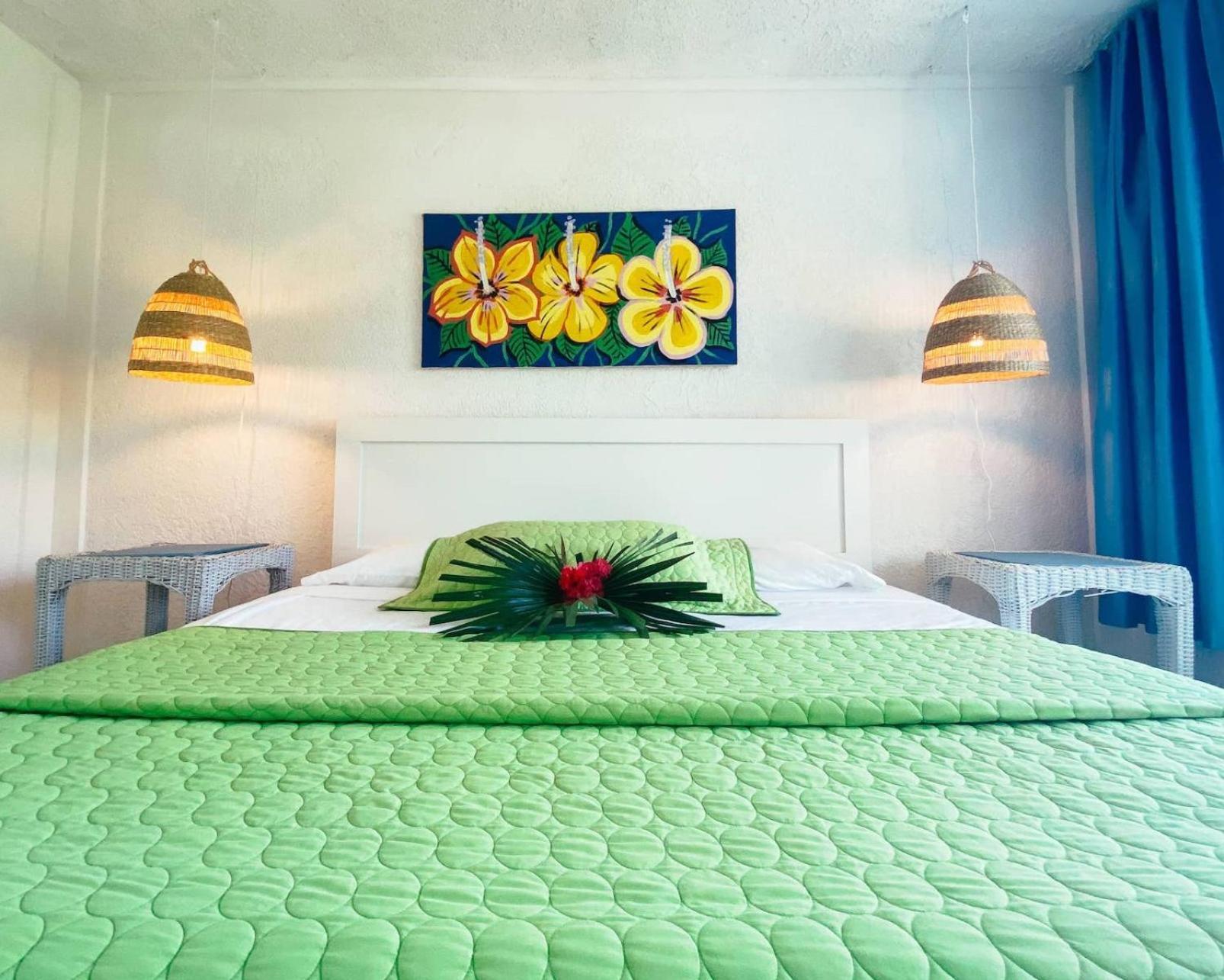 Bailey Town  Greenwood Beach Resort מראה חיצוני תמונה